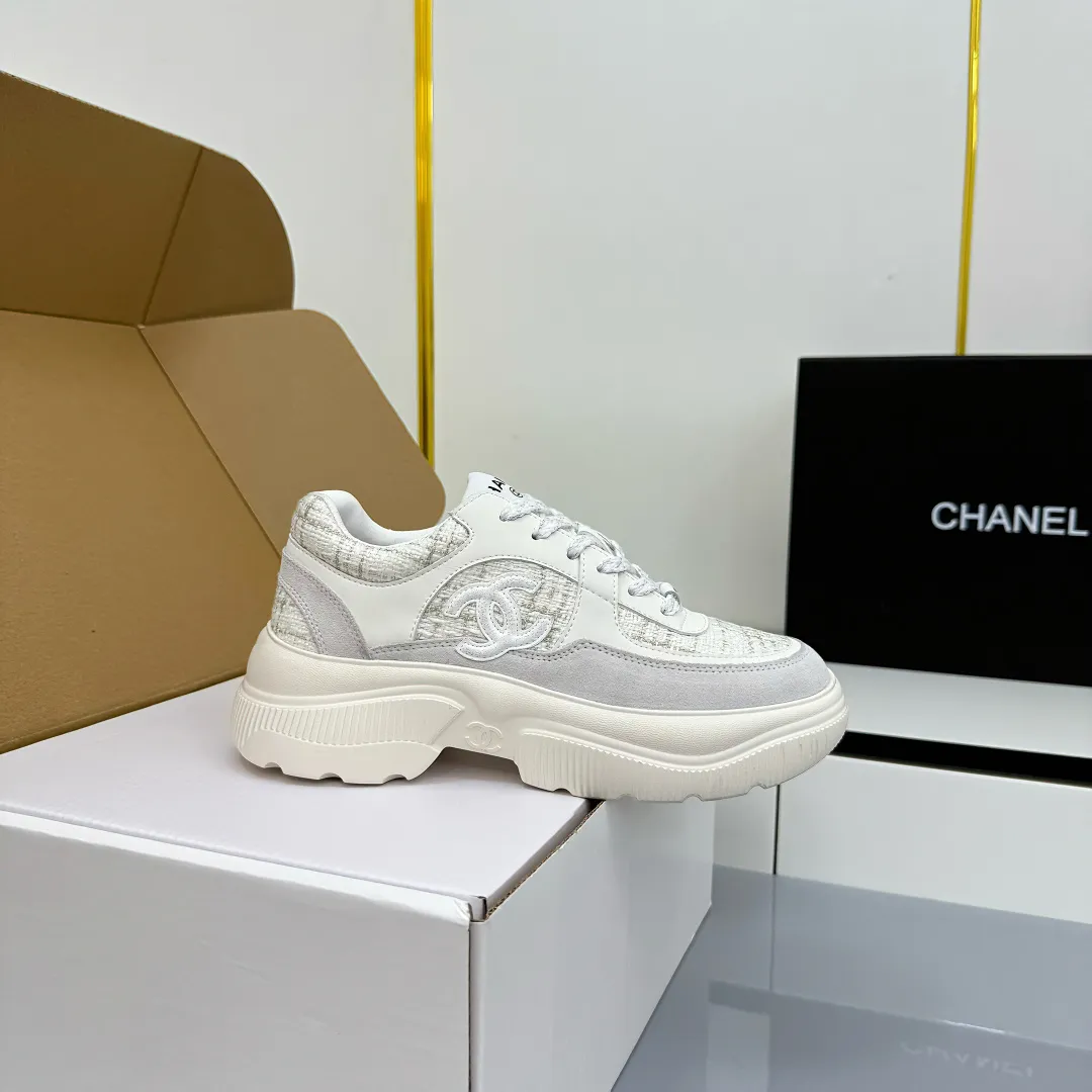 👟👟Ex-factory price 620👟👟 Chanel bread shoes ~ original calfskin panda shoes Chanel 25C latest hot style panda black and white sports shoes casual sneakers Xiaoxiang hot item classic black and white panda color coco girls must pay Fabric: original custom mixed sheepskin lining: original imported breathable mesh lining outsole: Original molded rubber + TPU combination Size: Women's 35-41